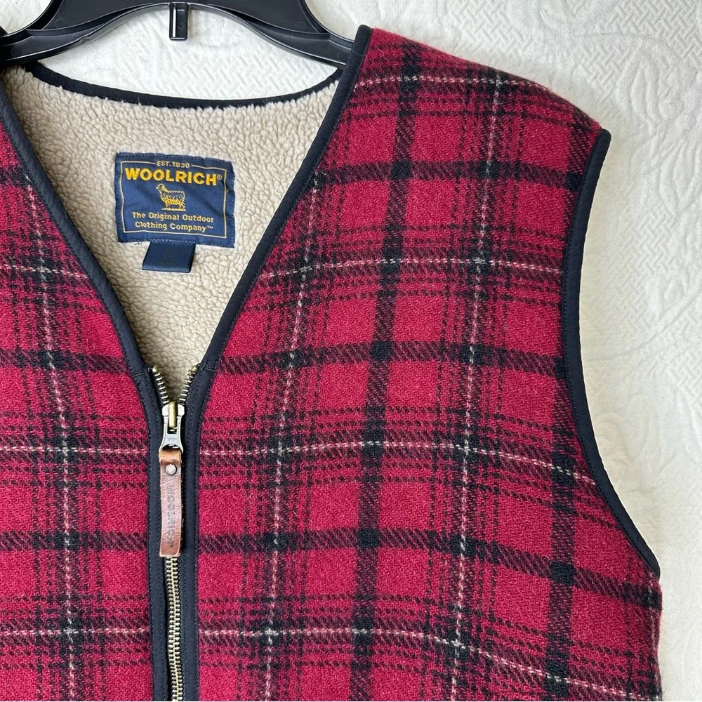 Woolrich reposhing this